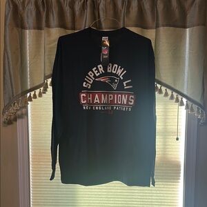 Navy Blue Long Sleeve Tee Shirt NWT Super Bowl Champions NEW ENGLAND PATRIOTS